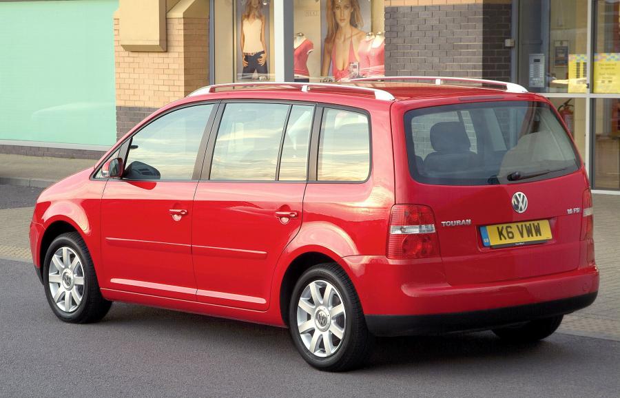  Volkswagen Touran 2005 года  (фото 2 из 5)